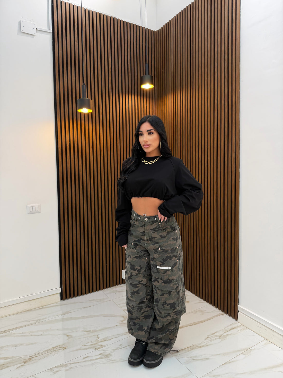 MAGLIA CROP CON COULISSE NERO